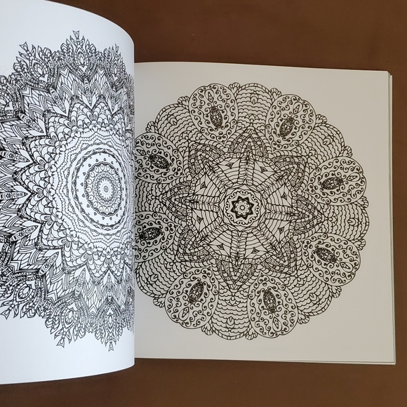 Mandala colouring book - Picture 5 of 5